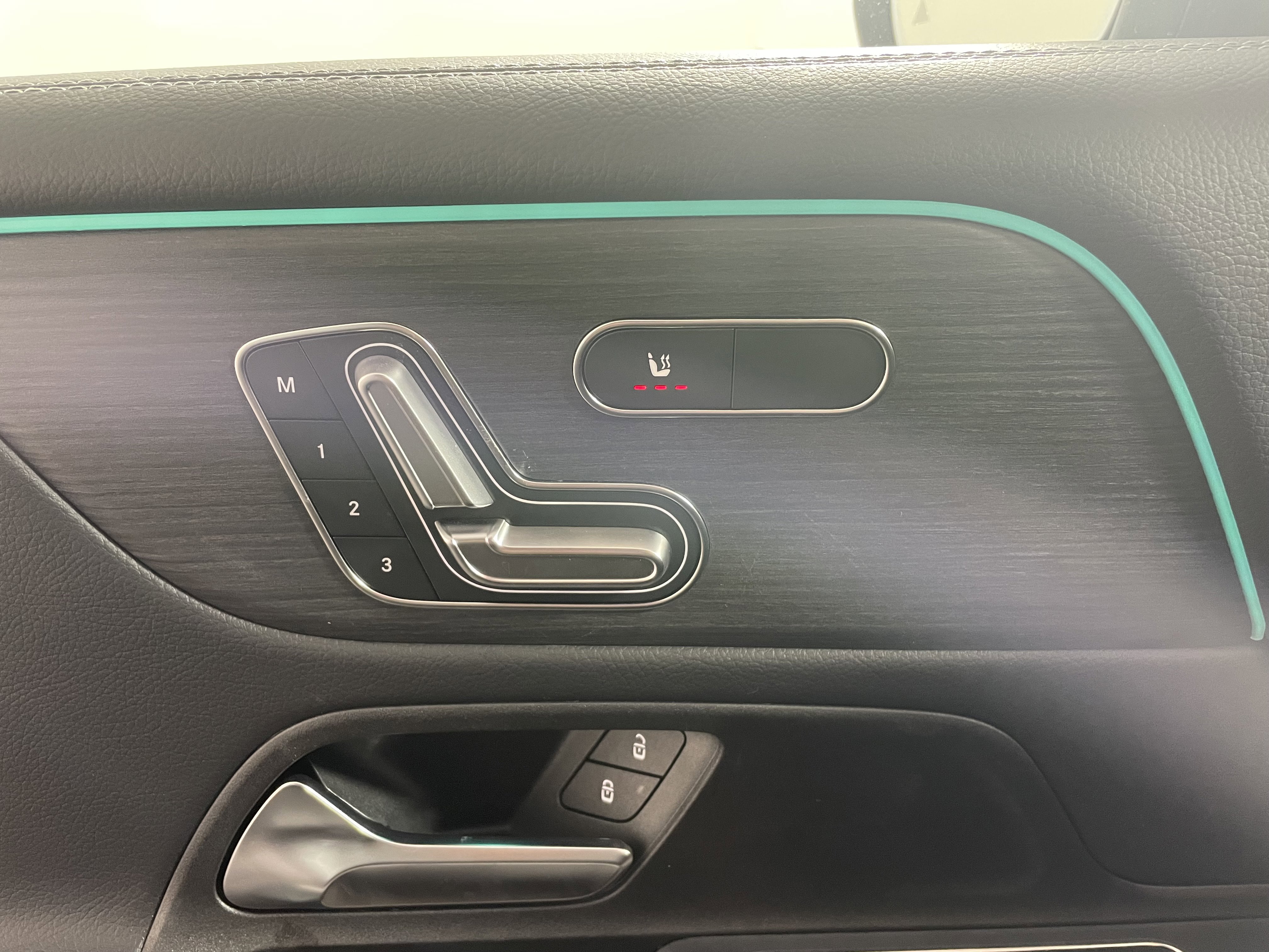New 2026 Mercedes-Benz GLB 250 4MATIC image 21