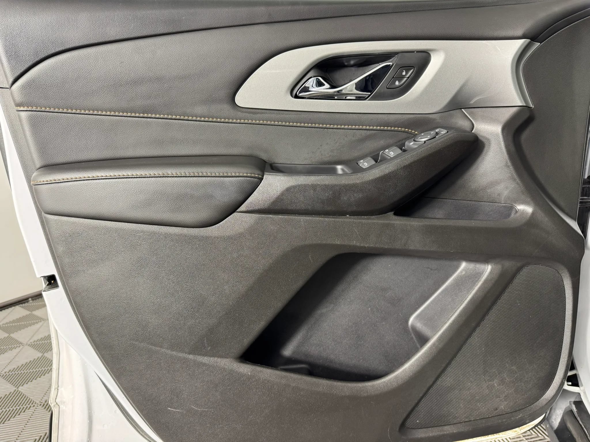 Used 2021 Chevrolet Traverse LS w/ LPO, Floor Liner Package FWD image 38
