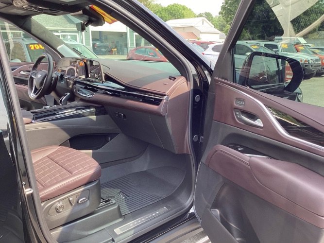 Used 2024 Cadillac Escalade V image 8