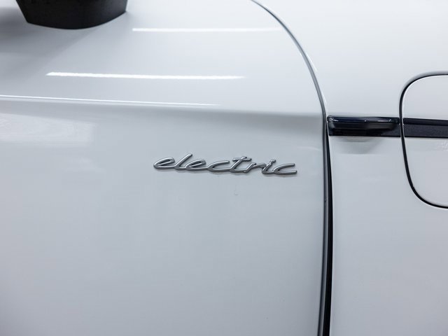 New 2025 Porsche Taycan image 15