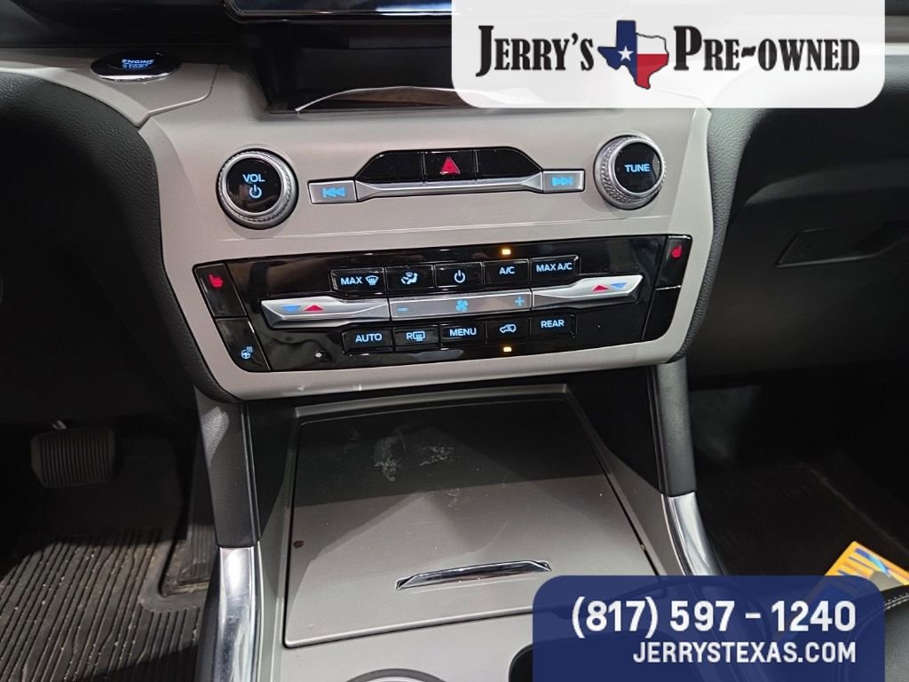 Used 2023 Ford Explorer XLT w/ Equipment Group 202A image 11