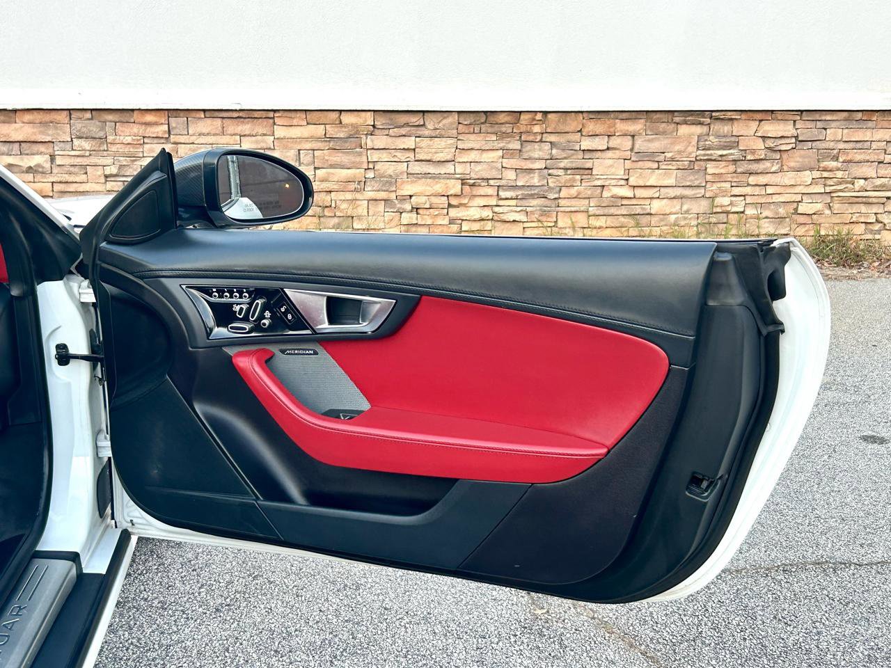 Used 2014 Jaguar F-TYPE S RWD image 22