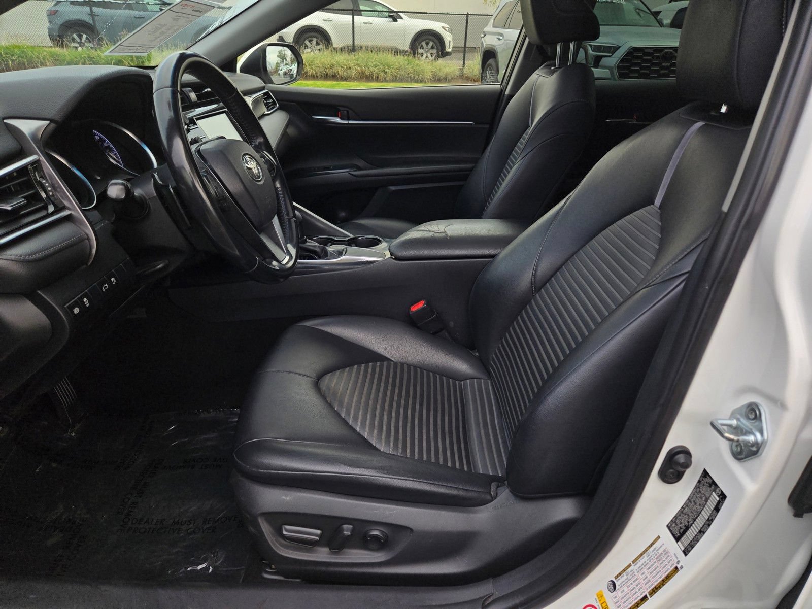 Used 2018 Toyota Camry SE w/ Moonroof Package FWD image 13