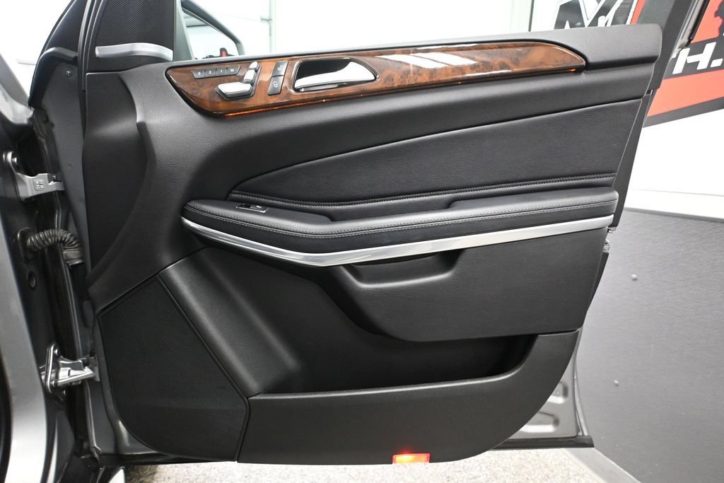 Used 2017 Mercedes-Benz GLS 550 4MATIC image 49