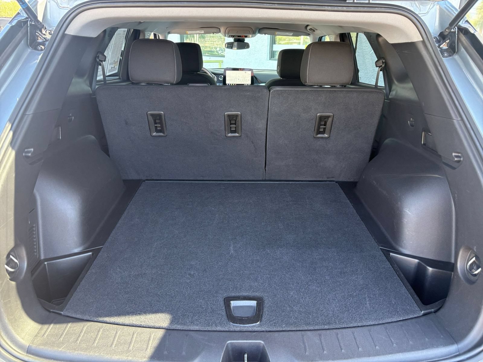 Used 2025 Chevrolet Blazer LT FWD image 33