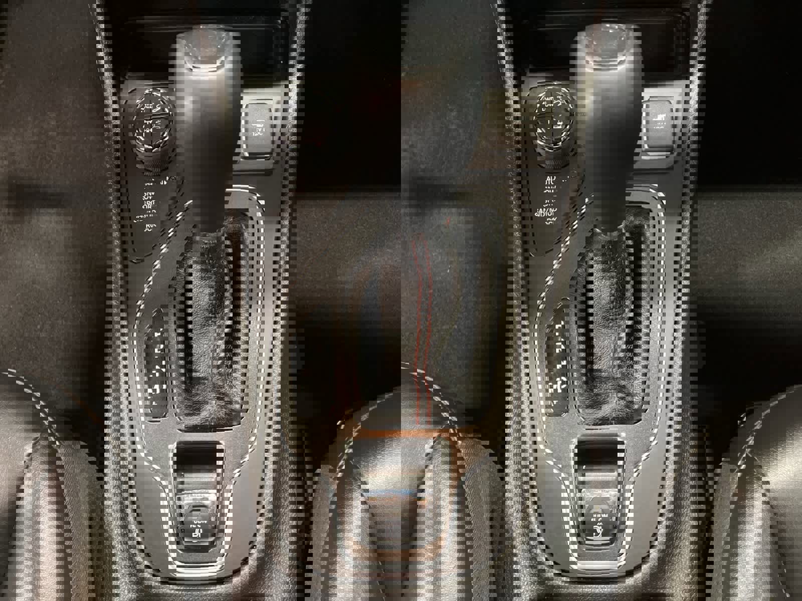 Used 2021 Jeep Cherokee Trailhawk w/ Comfort & Convenience Group image 16