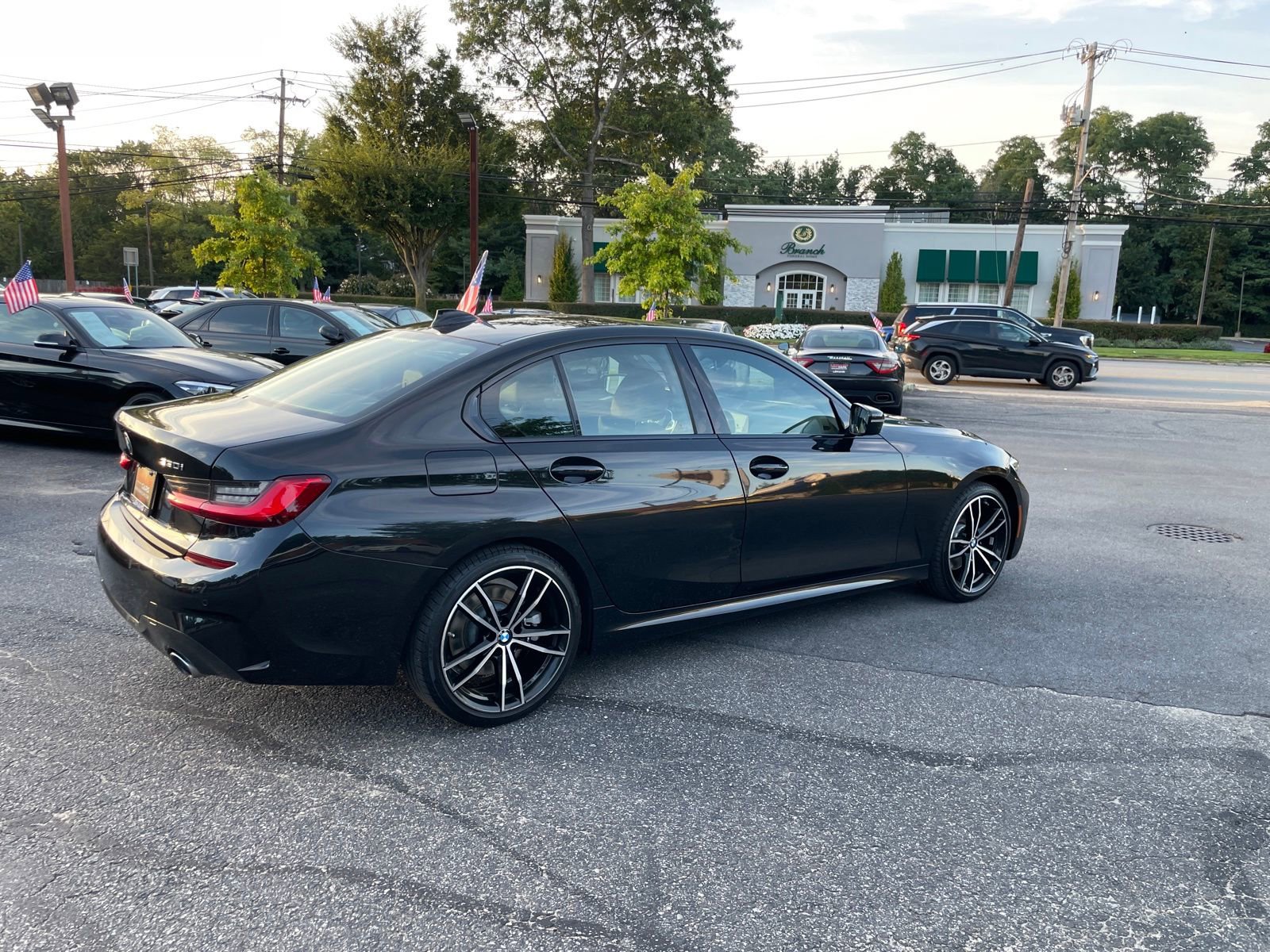 Used 2020 BMW 330i xDrive Sedan w/ M Sport Package image 5