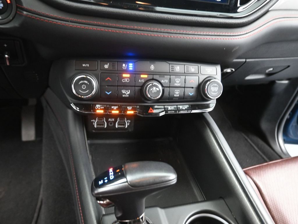 Used 2024 Dodge Durango GT image 13