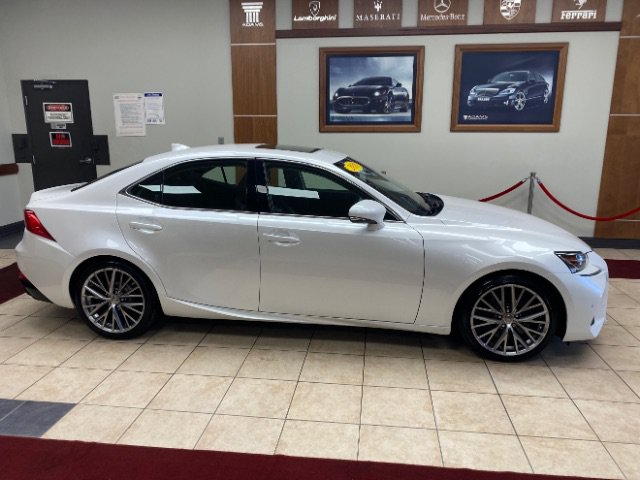 Used 2018 Lexus IS 300 AWD image 6