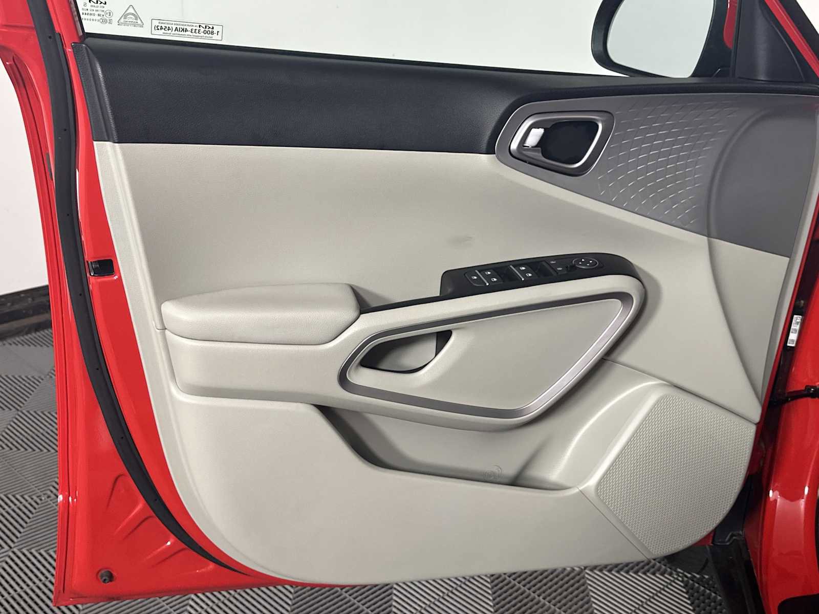 Used 2023 Kia Soul LX FWD image 11