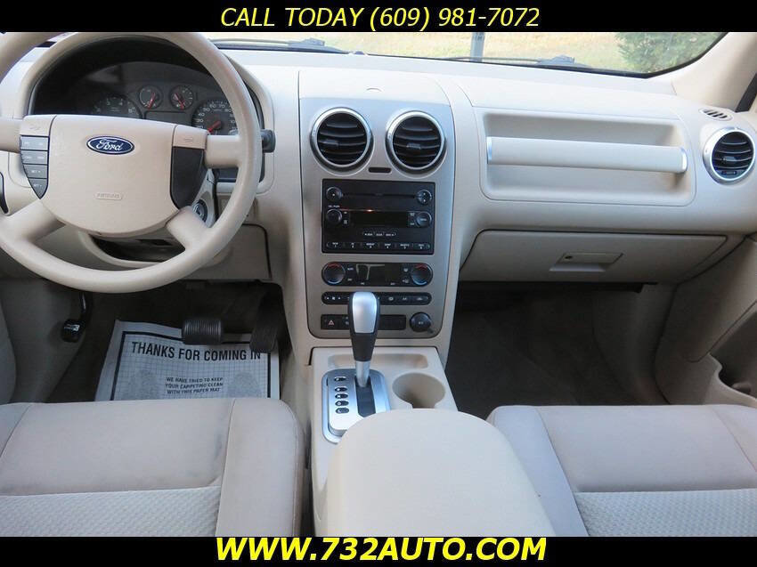 Used 2005 Ford Freestyle SE image 18