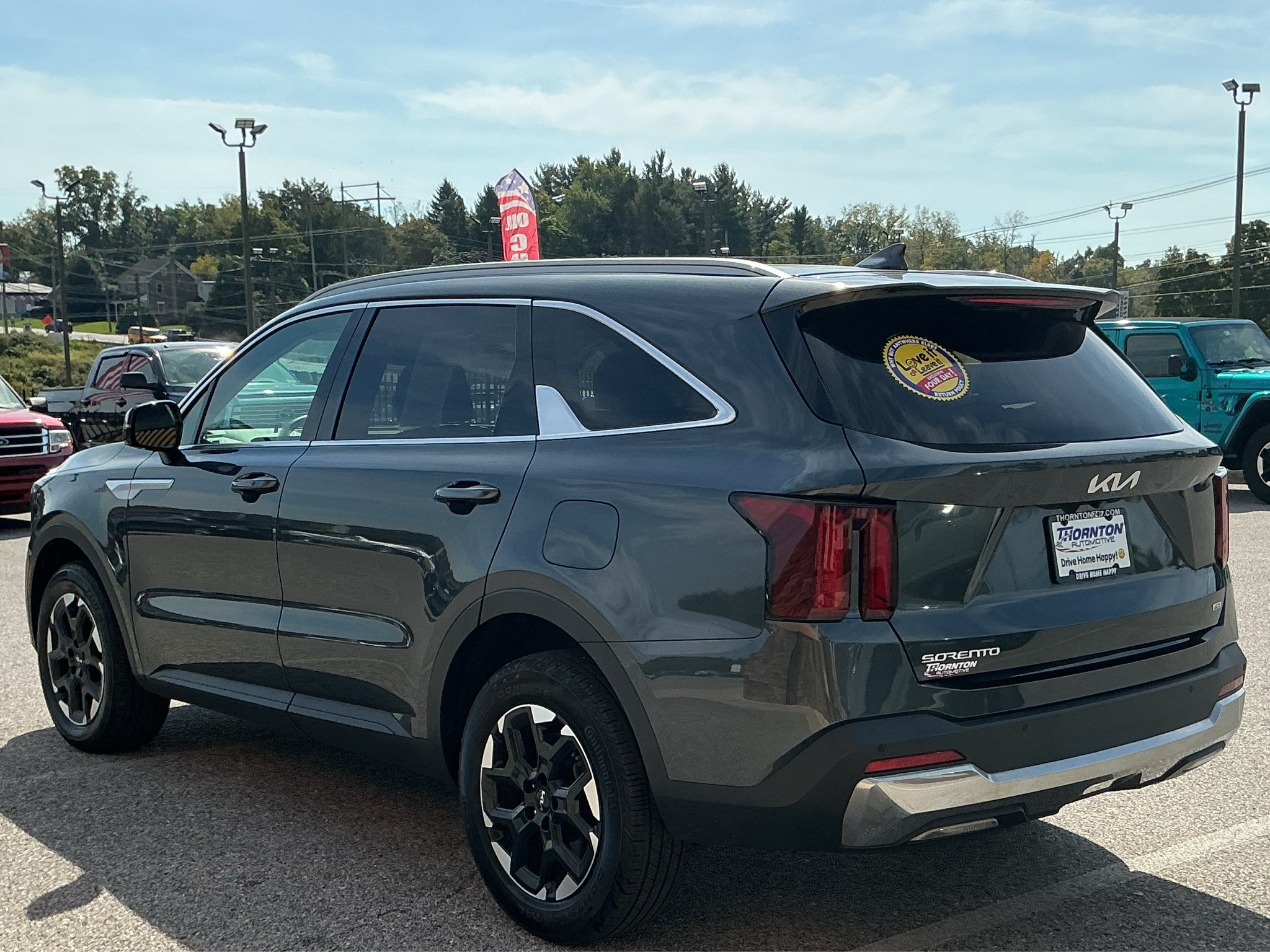 Used 2025 Kia Sorento S AWD/4WD image 7