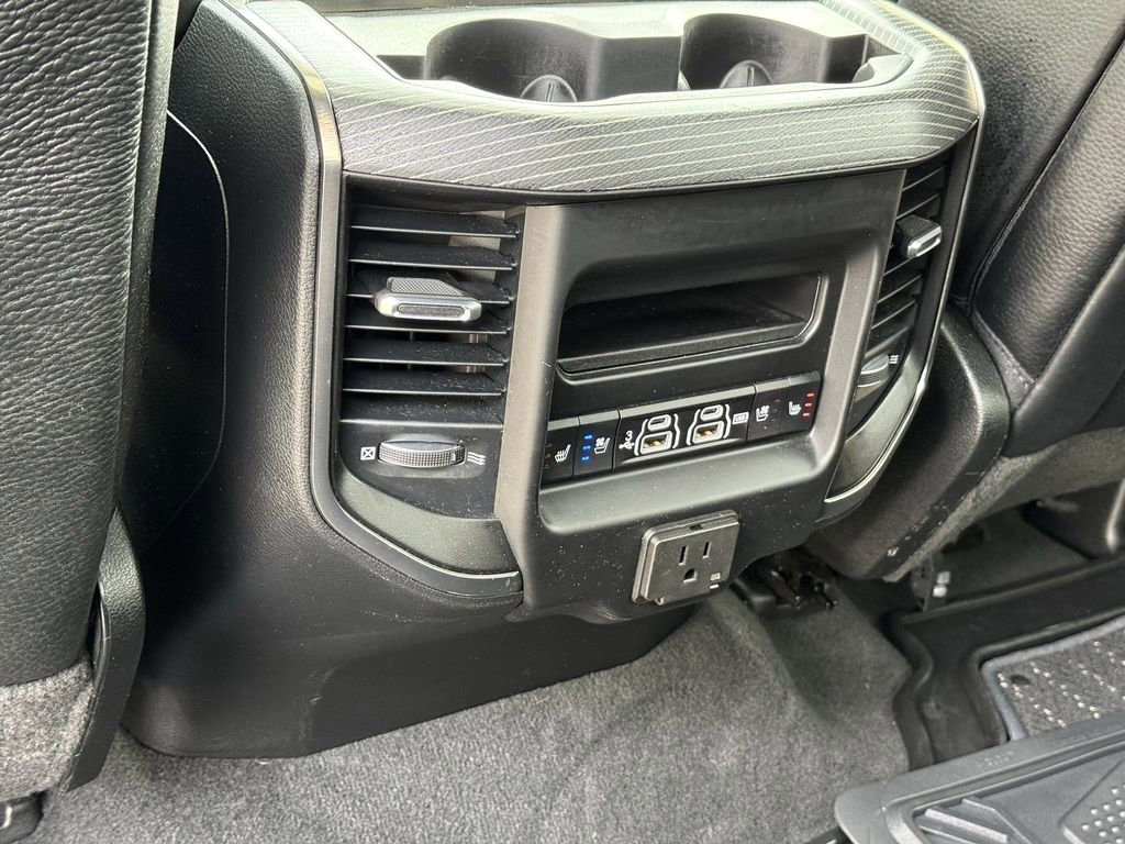Used 2019 RAM 1500 Limited image 11