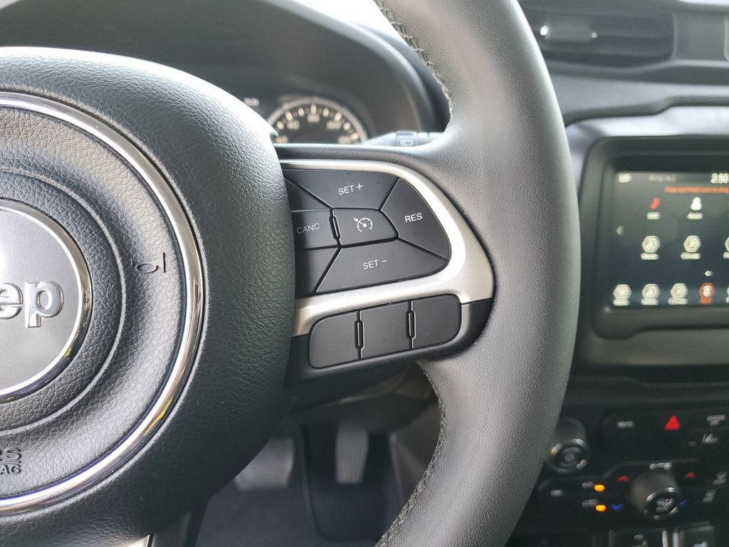 Used 2021 Jeep Renegade Latitude FWD image 23