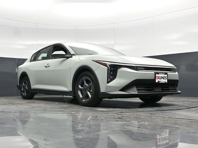Used 2025 Kia K4 LXS image 50