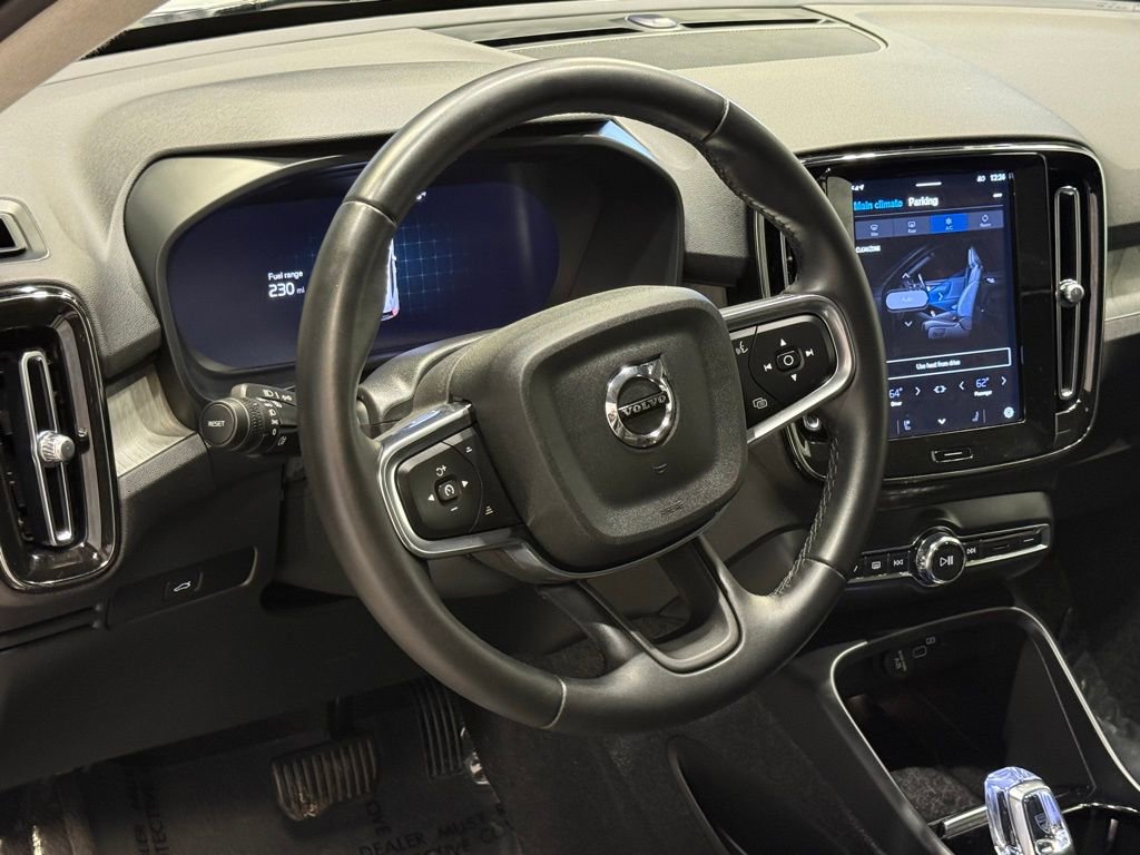 Used 2024 Volvo XC40 B5 Plus w/ Climate Package image 17
