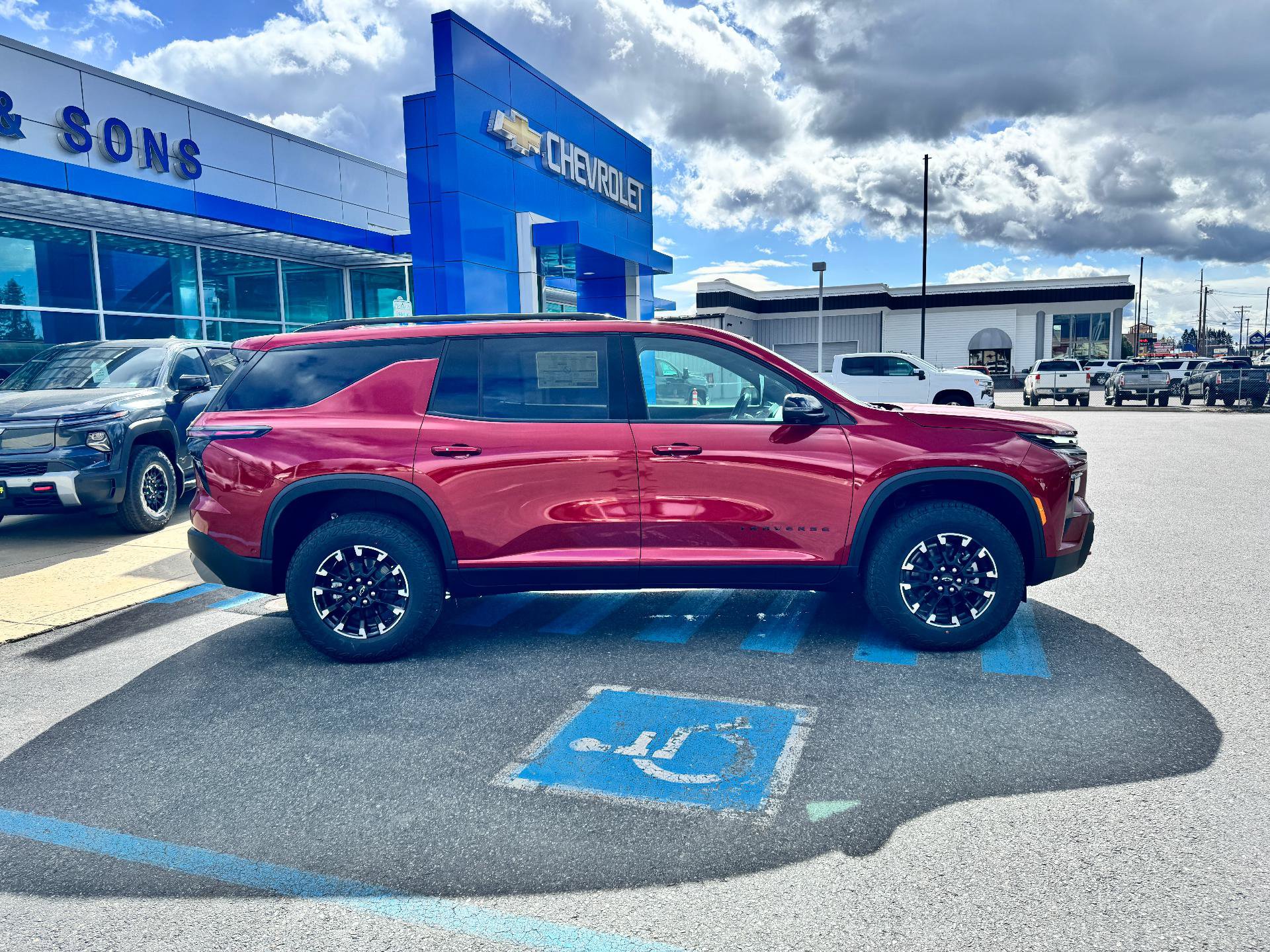 New 2026 Chevrolet Traverse Z71 w/ Enhanced Driving Package AWD/4WD image 8