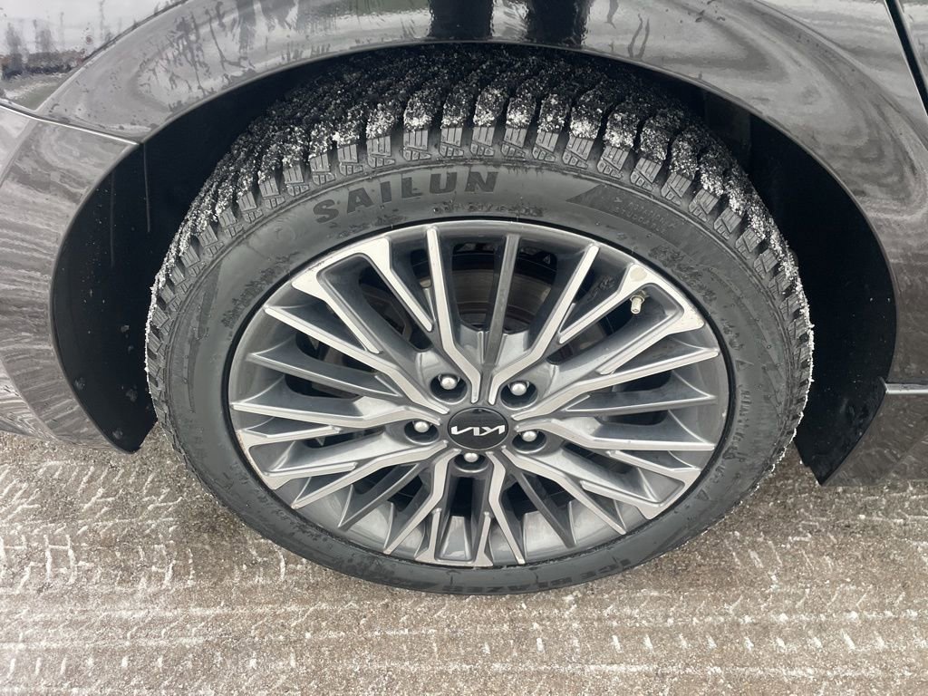 Used 2023 Kia Forte GT-Line w/ GT-Line Technology Package image 14