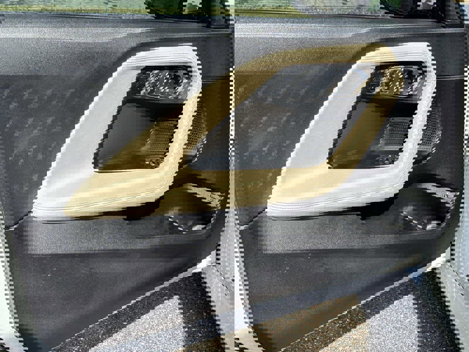 Used 2023 BMW 230i Coupe w/ Premium Package image 12