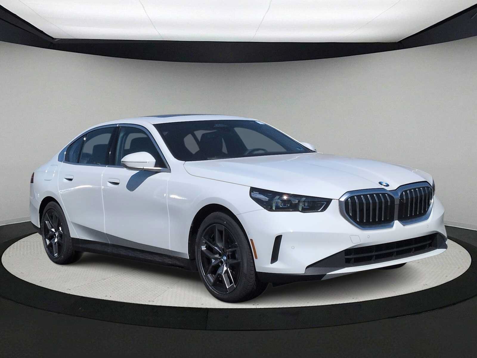 Used 2026 BMW 530i xDrive AWD/4WD image 2