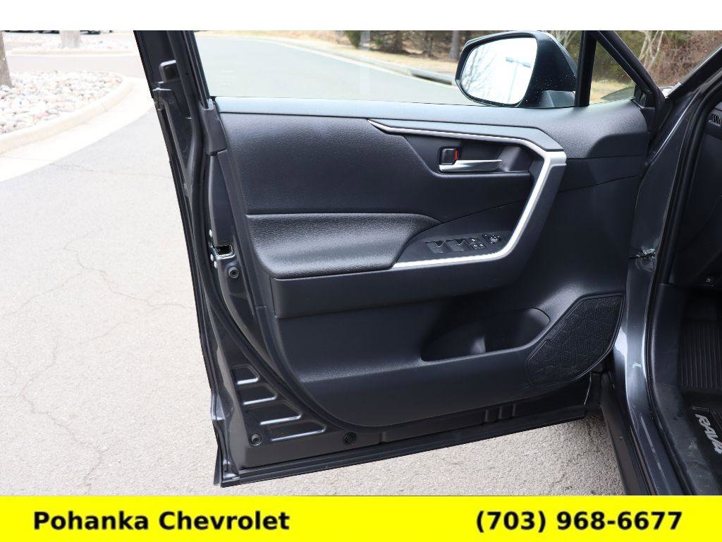 Used 2024 Toyota RAV4 SE image 20