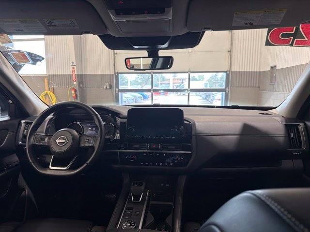 Certified 2025 Nissan Pathfinder SL AWD/4WD image 15
