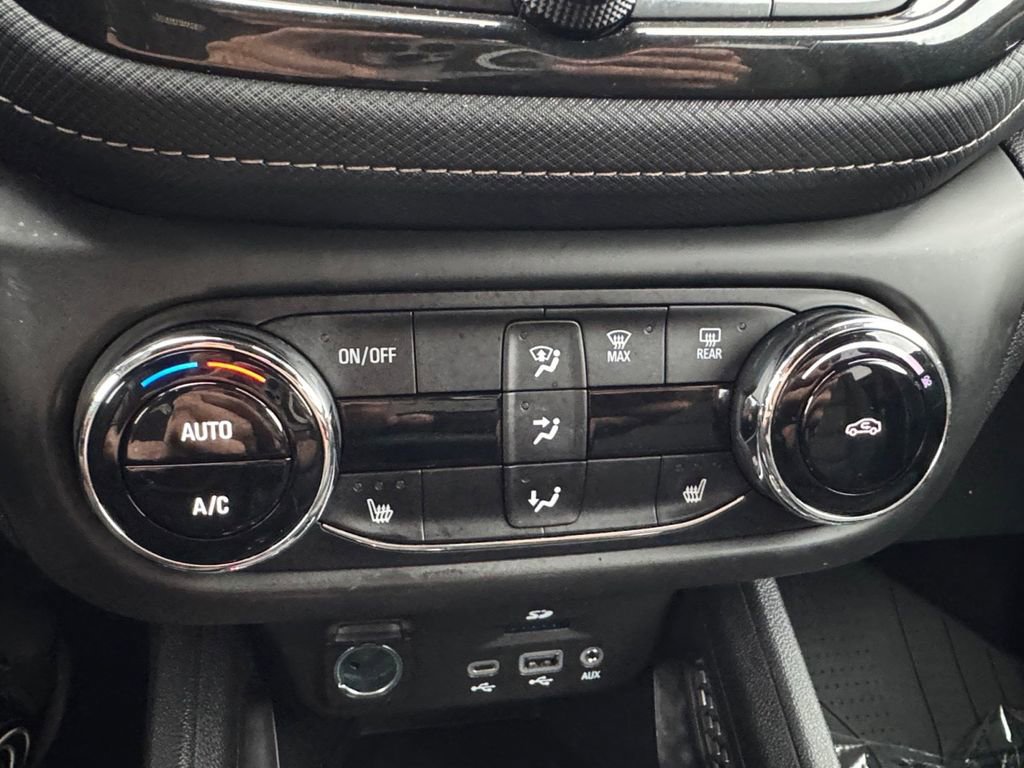 Used 2023 Chevrolet TrailBlazer ACTIV w/ Sun and Liftgate Package image 18
