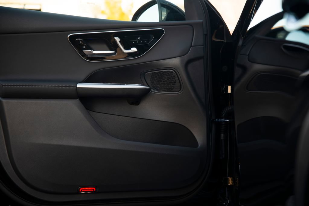 New 2026 Mercedes-Benz GLC 300 4MATIC image 9