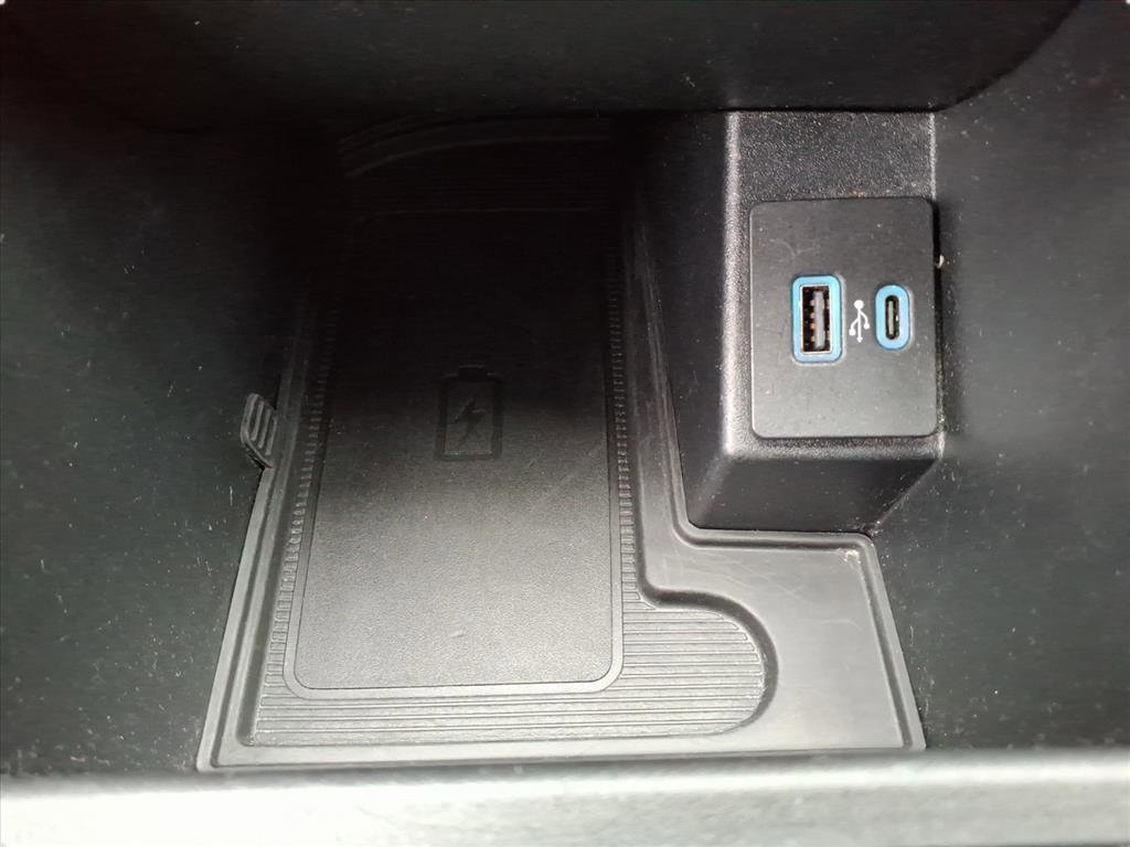 Used 2024 Ford Edge Titanium image 21