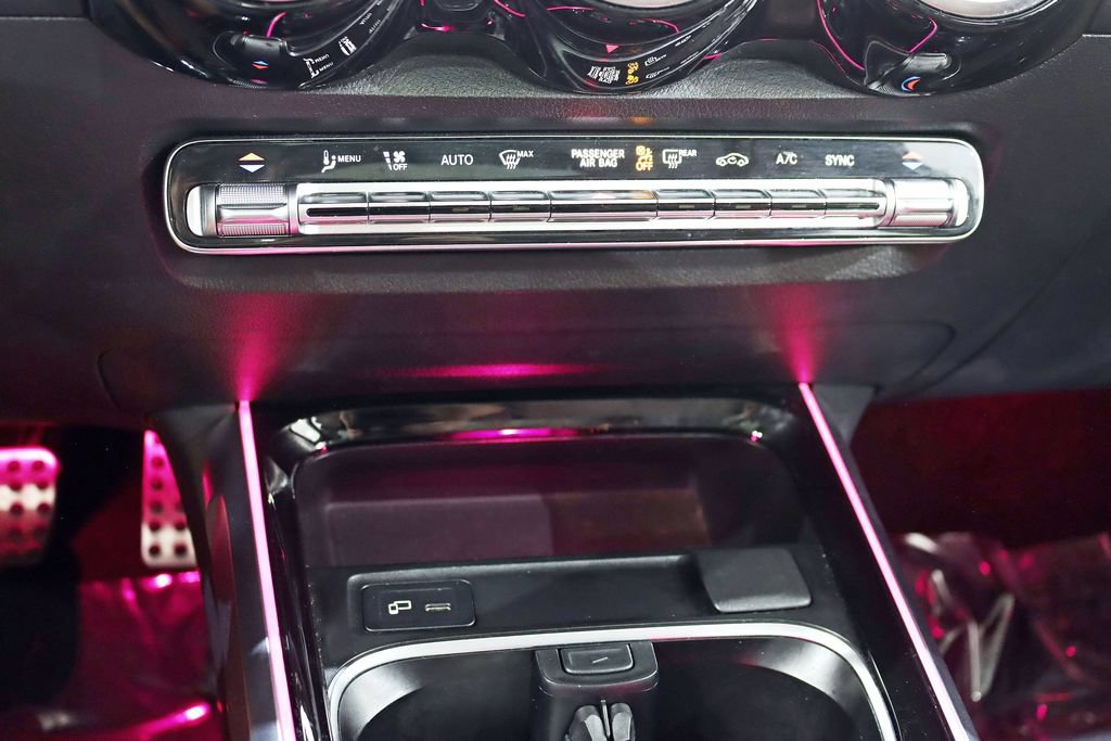 Used 2022 Mercedes-Benz GLB 35 AMG 4MATIC image 23