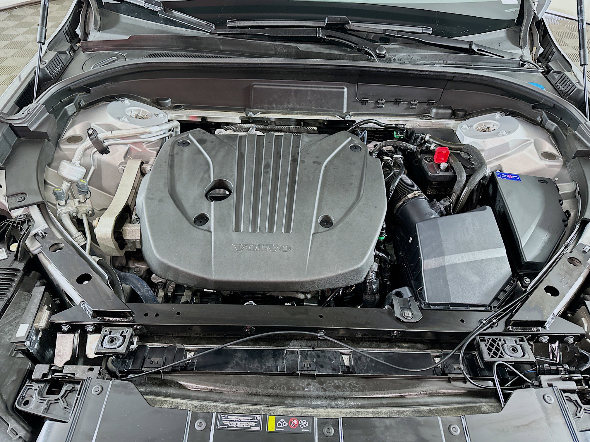 Used 2025 Volvo XC60 B5 Plus image 34