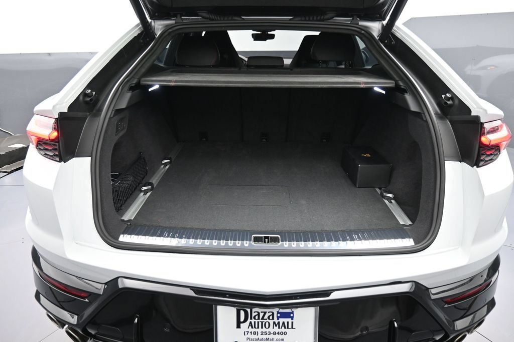 Used 2025 Lamborghini Urus SE AWD/4WD image 29