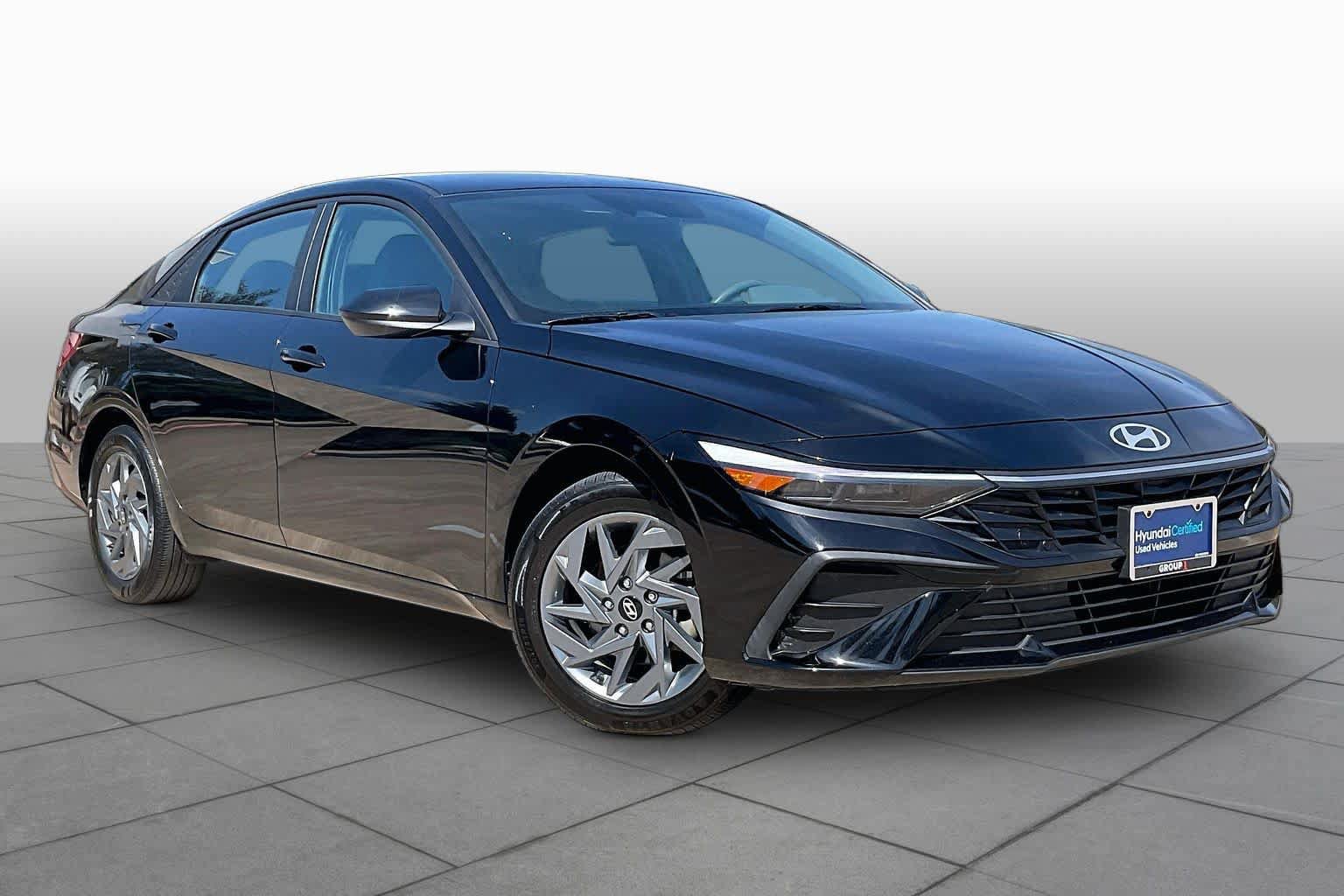 Certified 2024 Hyundai Elantra SEL FWD image 3