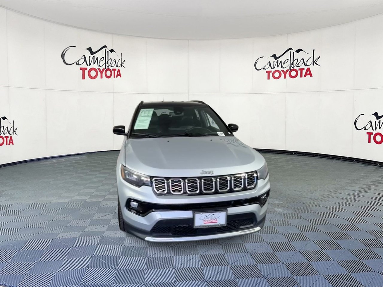 Used 2025 Jeep Compass Limited AWD/4WD image 6