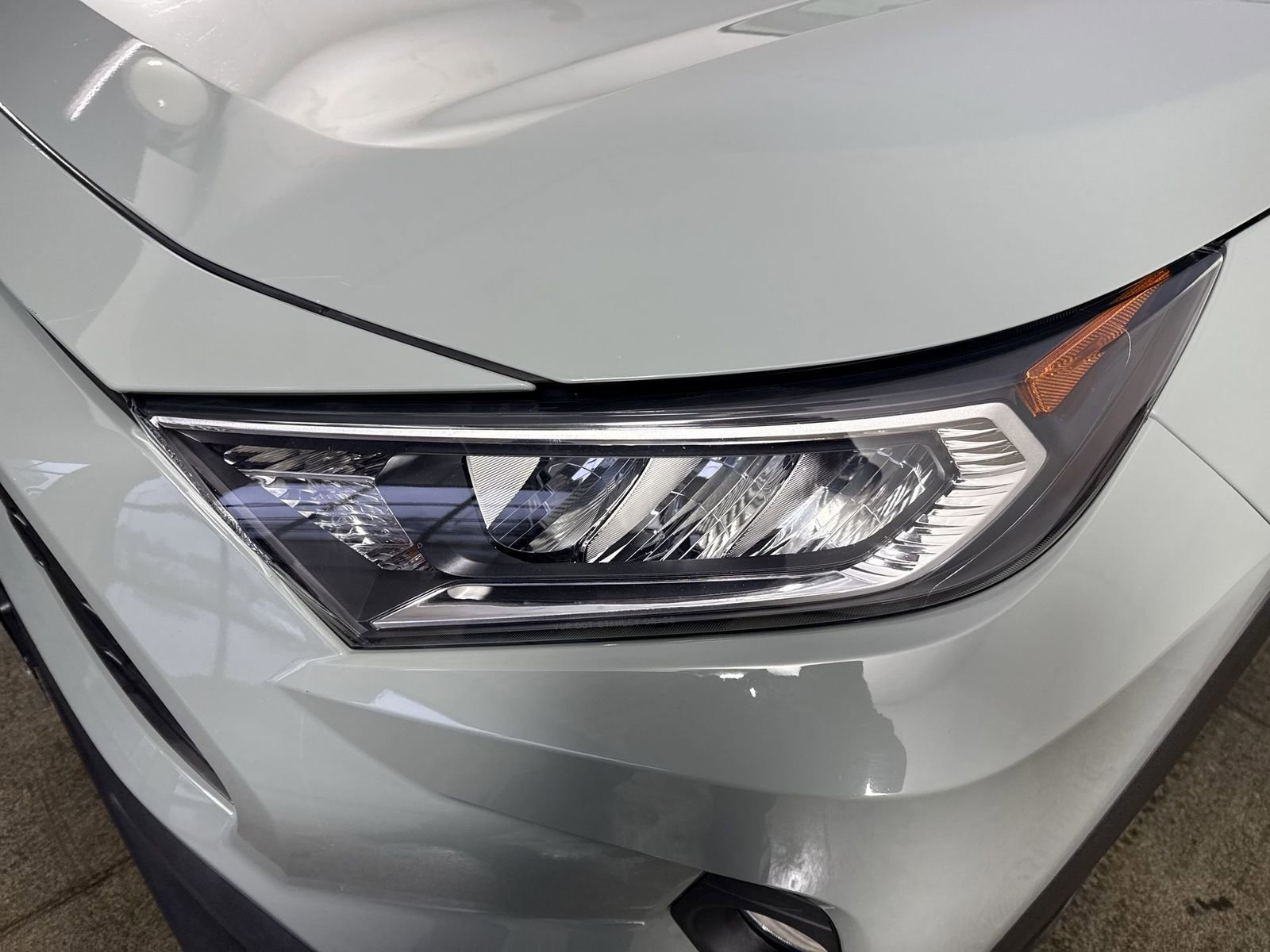 Used 2021 Toyota RAV4 XLE AWD/4WD image 26