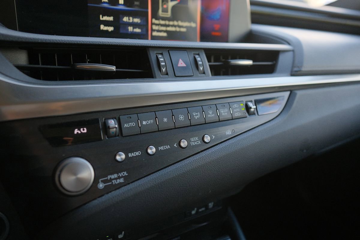Used 2021 Lexus ES 300h w/ Premium Package FWD image 20