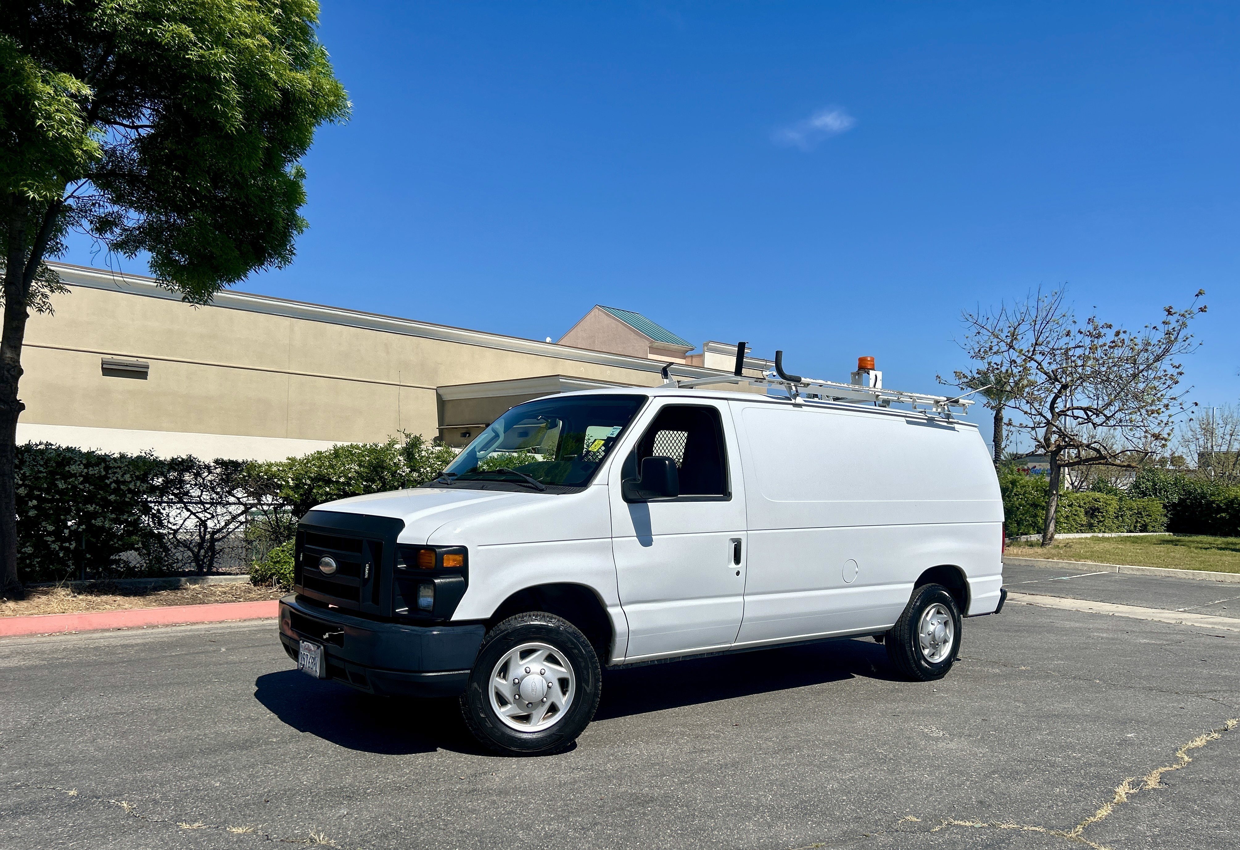 Used 2014 Ford E-150 and Econoline 150 w/ Power Group RWD image 1