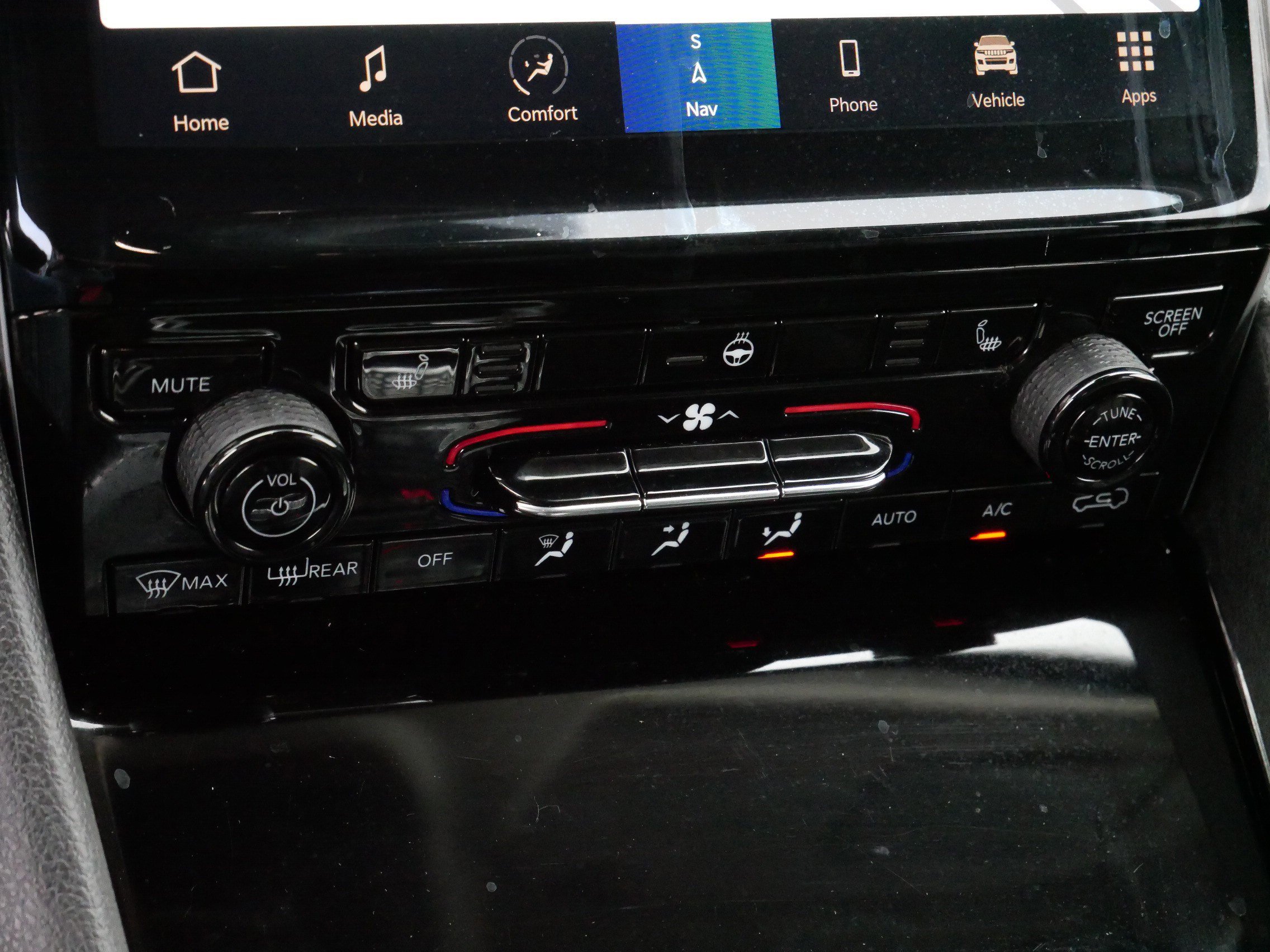 Certified 2023 Jeep Grand Cherokee L Limited w/ Black Appearance Package image 23