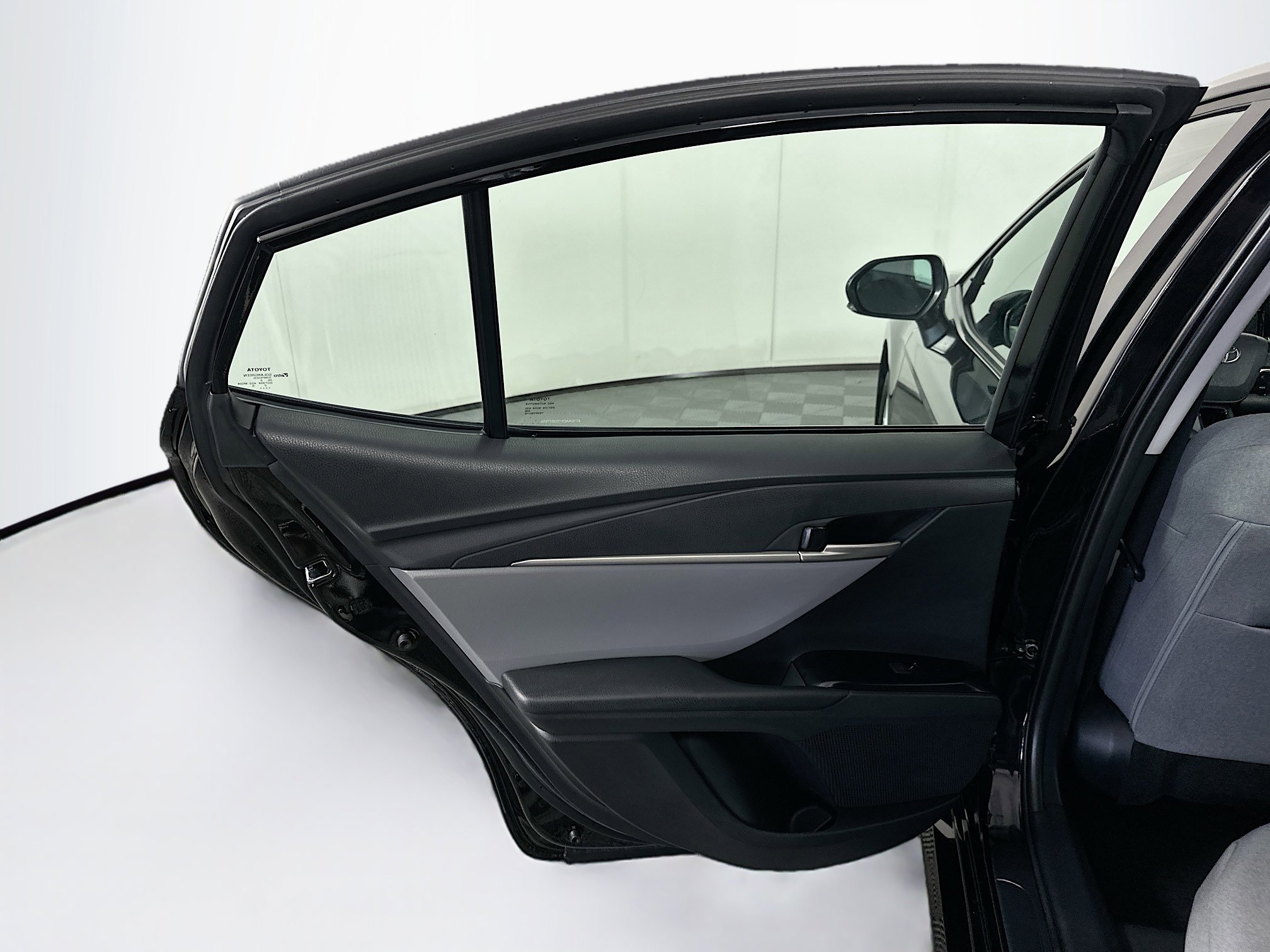 Used 2025 Toyota Camry LE image 25