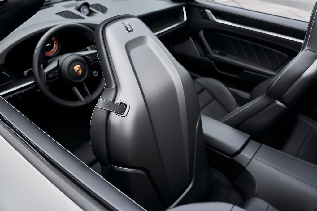 Used 2025 Porsche 911 Turbo S w/ 911 Turbo Sportdesign Package image 35