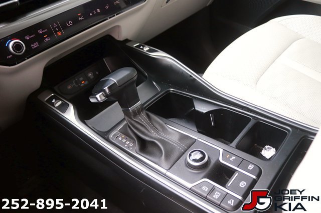 Certified 2025 Kia Sorento EX w/ Panoramic Sunroof Package FWD image 23