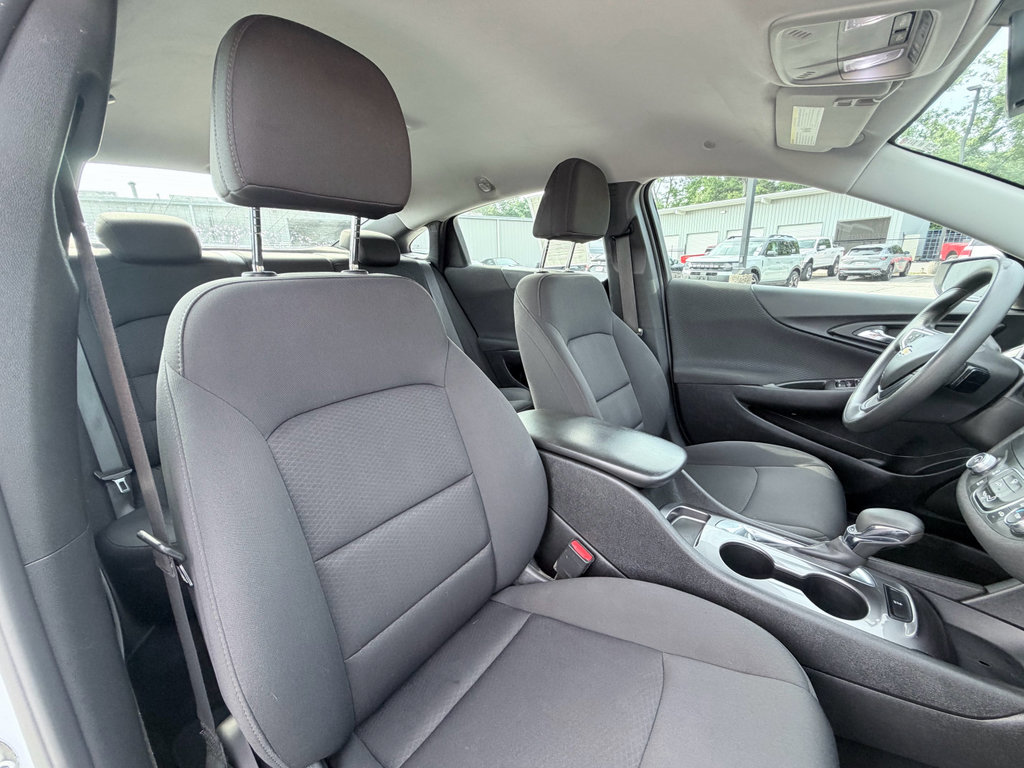 Used 2021 Chevrolet Malibu LS FWD image 23