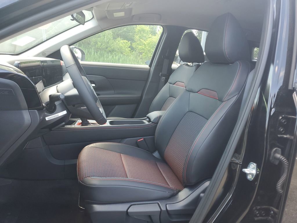 New 2025 Nissan Kicks SR AWD/4WD image 12