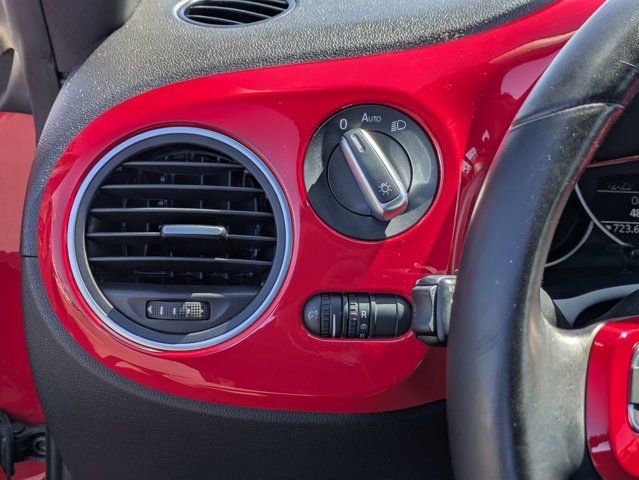 Used 2018 Volkswagen Beetle 2.0T SE image 24