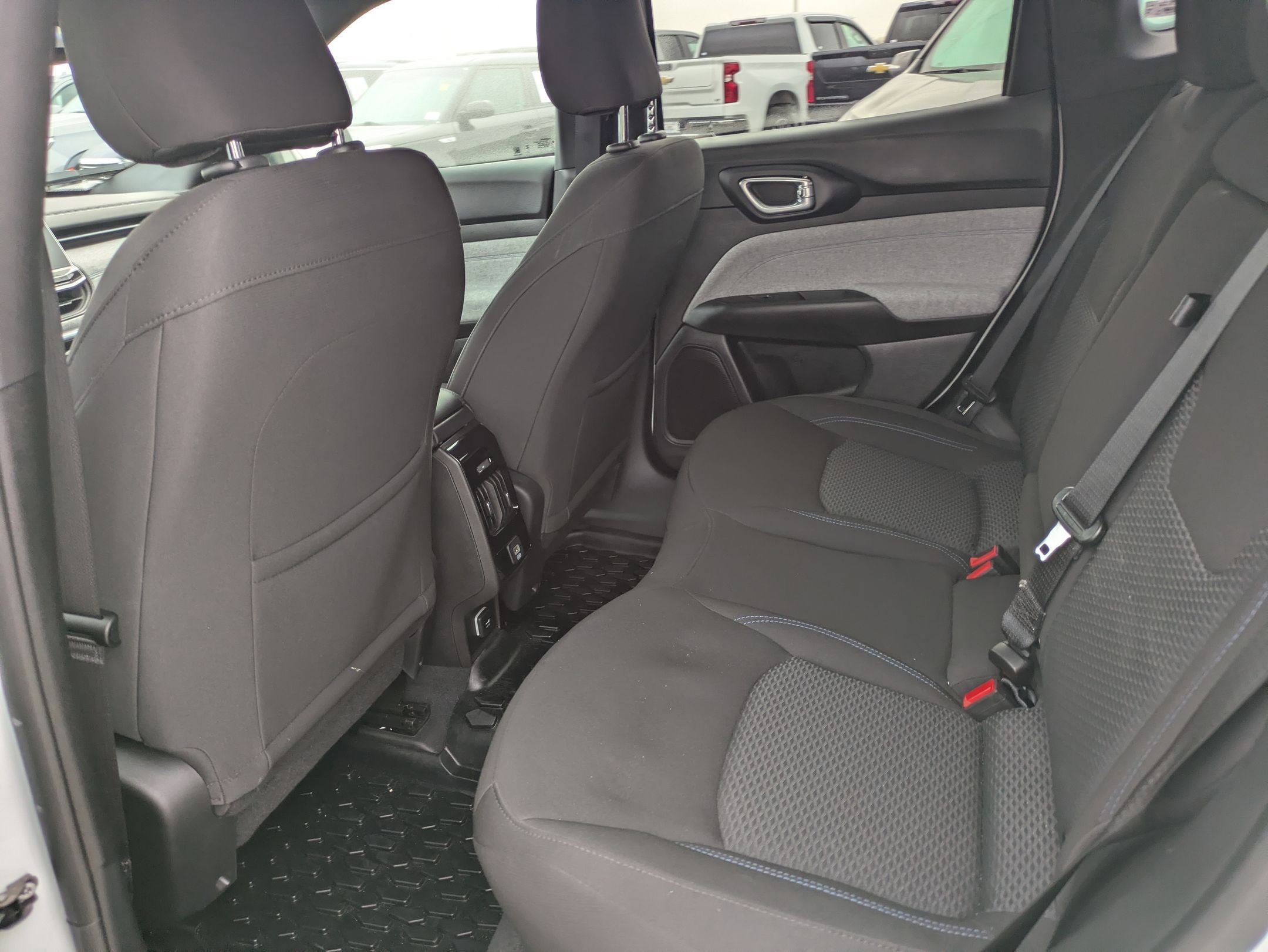 Used 2025 Jeep Compass Sport image 13