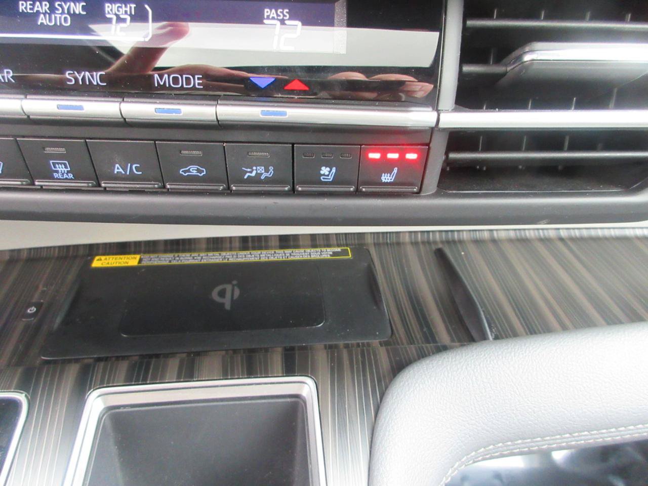 Used 2024 Toyota Sienna Limited AWD image 28