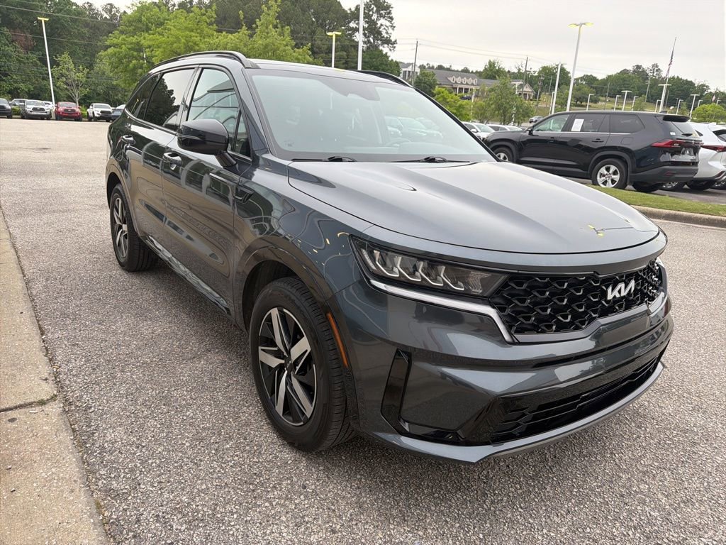 Used 2022 Kia Sorento S w/ Panoramic Sunroof Package FWD image 4