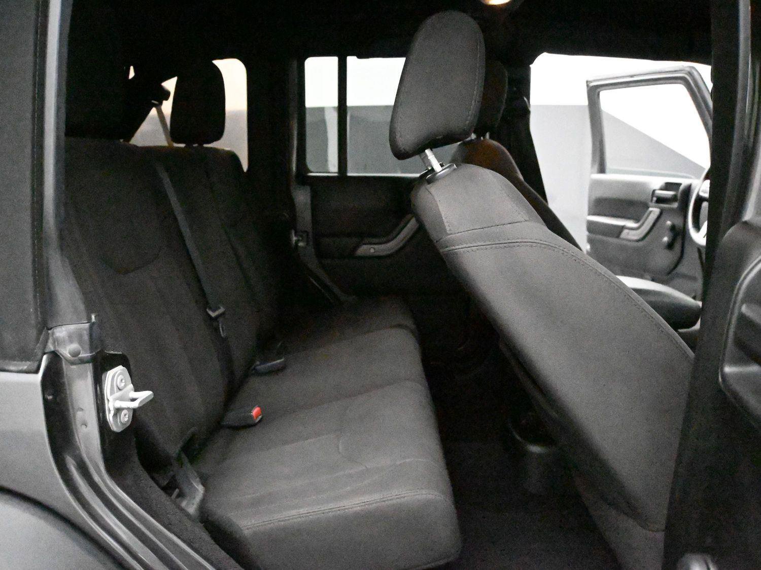 Used 2017 Jeep Wrangler Unlimited Sport w/ Connectivity Group AWD/4WD image 17