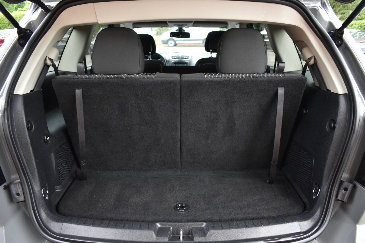 Used 2020 Dodge Journey SE FWD image 11