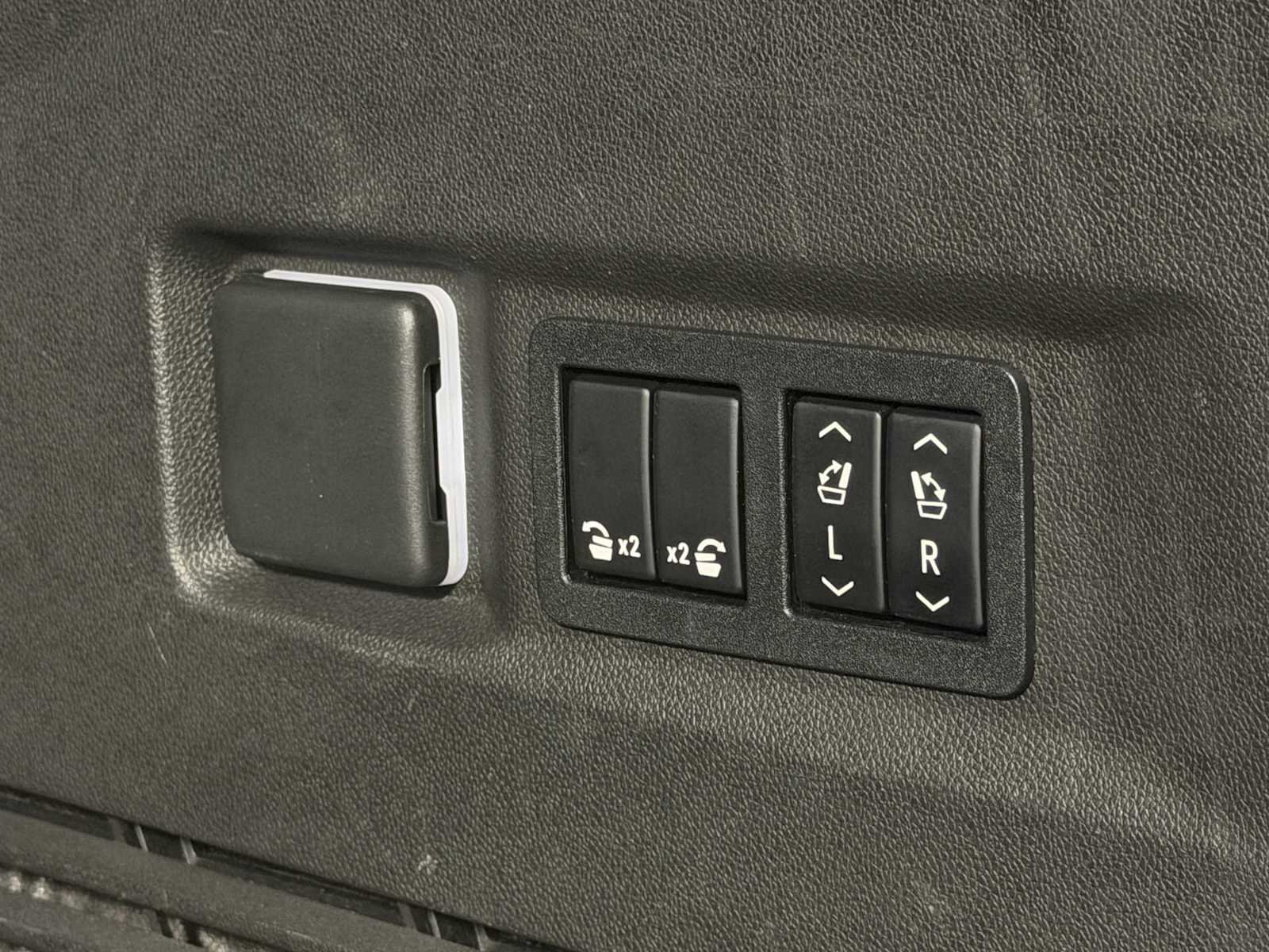 Certified 2021 GMC Yukon Denali w/ Denali Premium Package image 19